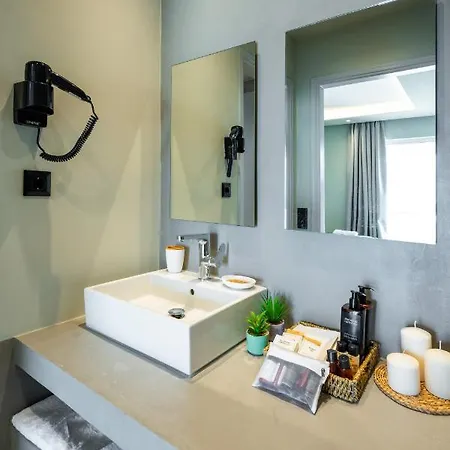 מלון Nicolas Grand Suites, Adults Only