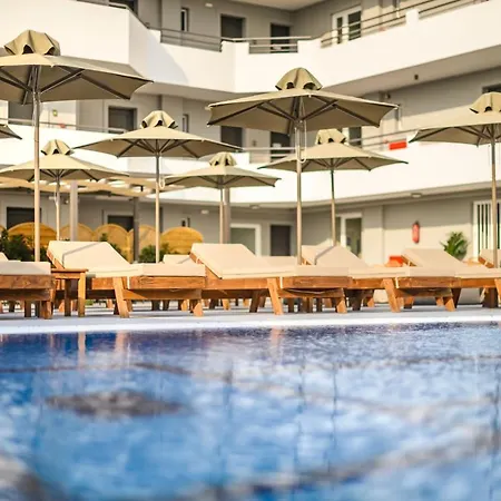 Nicolas Grand Suites, Adults Only מלון 4*