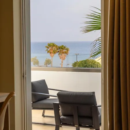 מלון Nicolas Grand Suites, Adults Only 4*