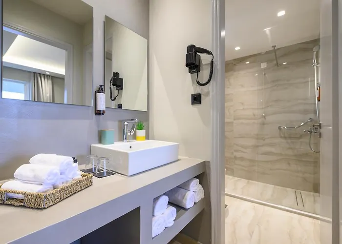 Nicolas Grand Suites, Adults Only