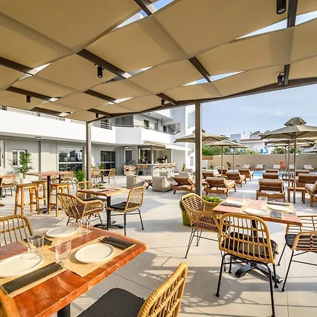 מלון Nicolas Grand Suites, Adults Only